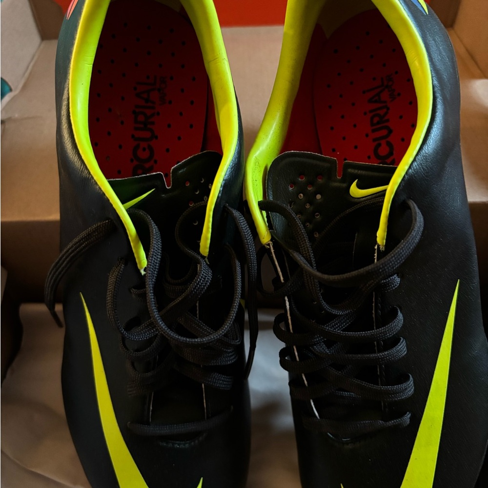 Nike Mercurial Vapor VIII FG spikes/cleats- soccer